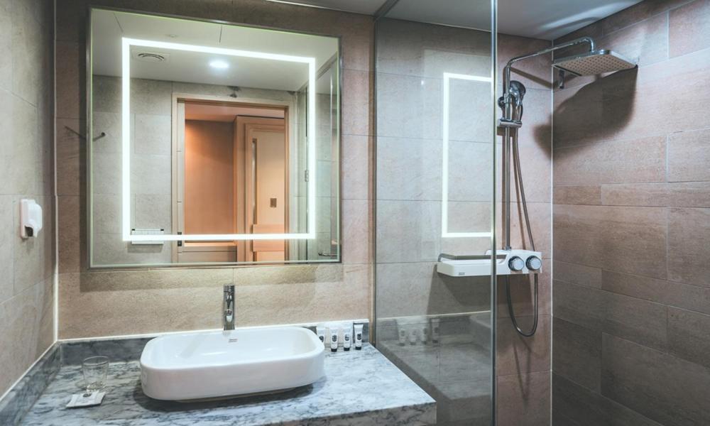 Wonju City Hotel Hyeoksin Eksteriør billede
